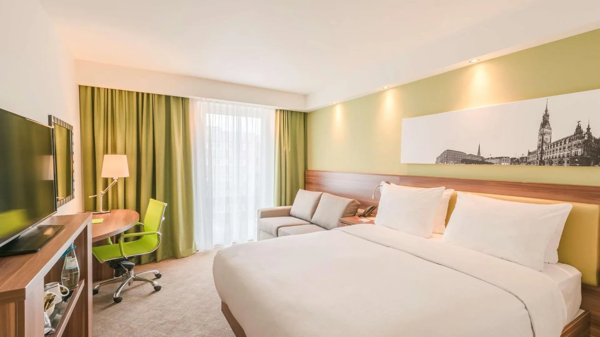 Отель Hampton By Hilton Hamburg City Centre