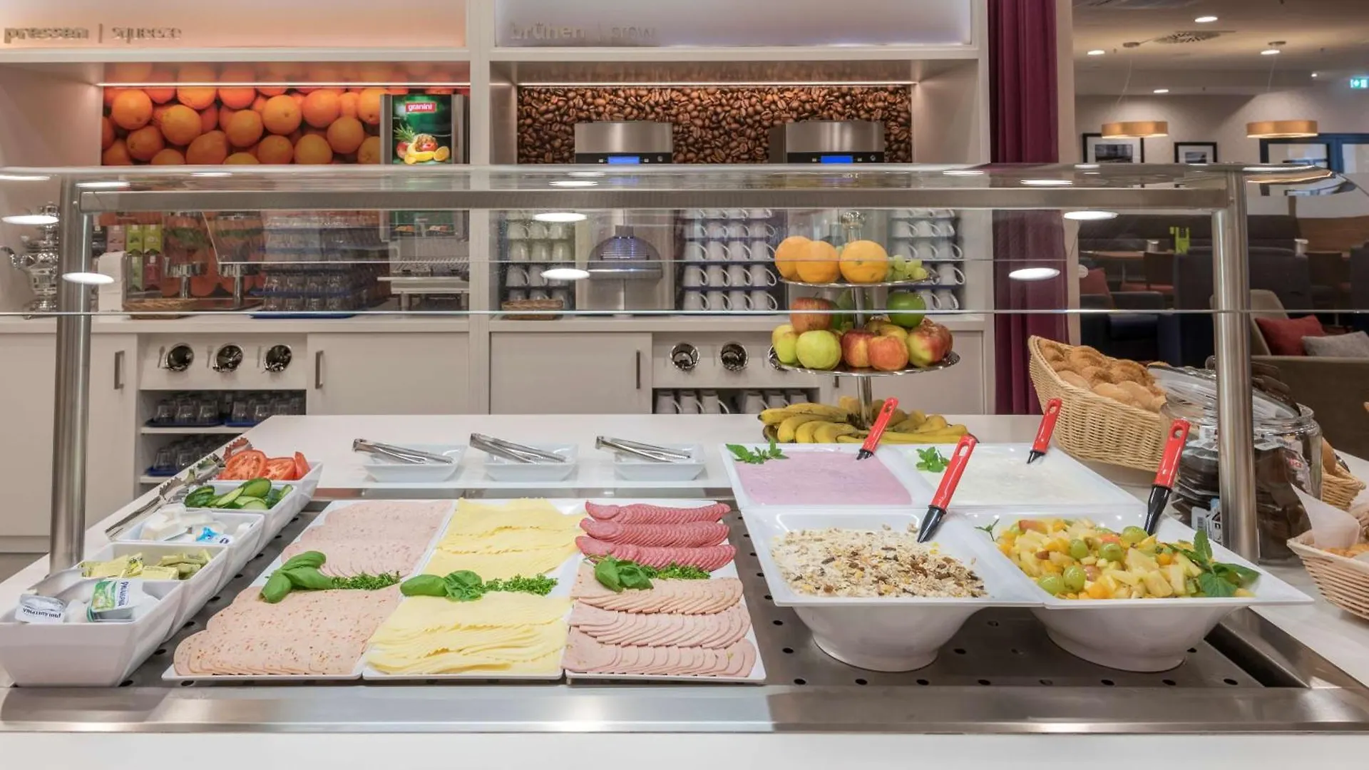 Hampton By Hilton Hamburg City Centre 3*,