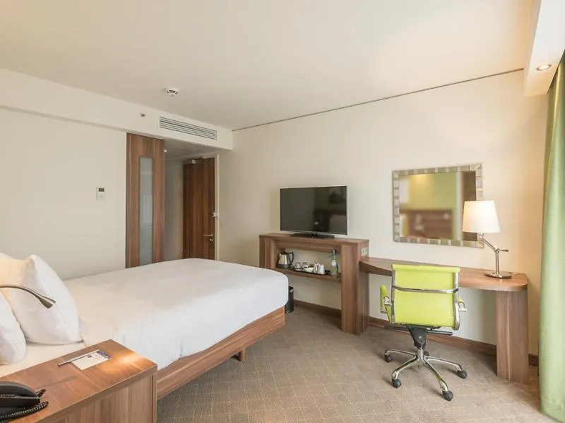 Hampton By Hilton Hamburg City Centre 3*,
